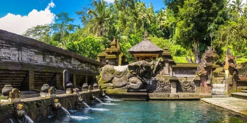 Mengulik Misteri dan Keajaiban Tirta Empul Bali